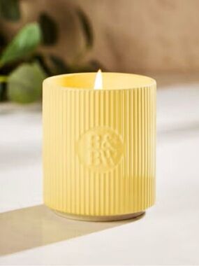 DISCONTINUED-Bath & Body Works Cozy Amber & Vanilla Ceramic Single Wick Candle